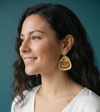 Load image into Gallery viewer, Stelenes Wing Earrings Gold Edge