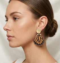 Load image into Gallery viewer, MONARCH WING GOLD EARRINGS