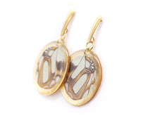 Load image into Gallery viewer, Geometric Stelenes Wing Earrings - Gold Circle